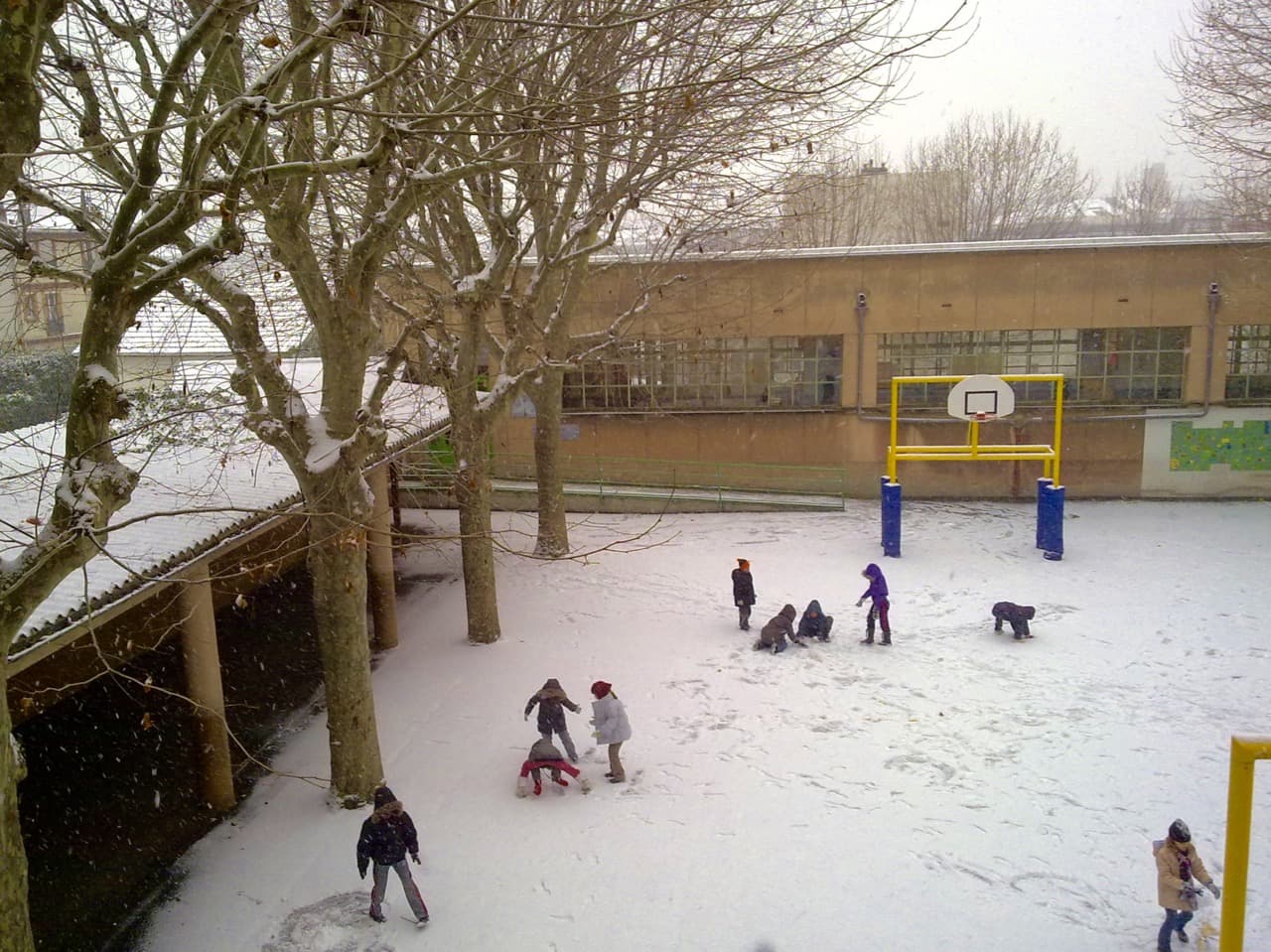 École sous la neige 